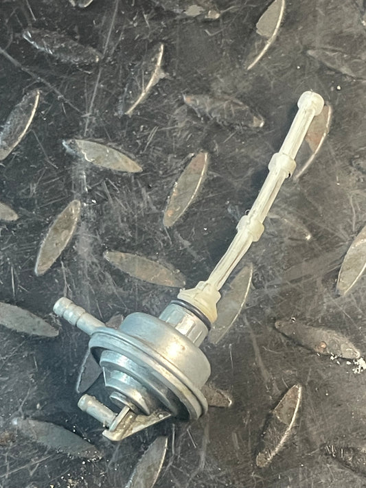 Benzinekraan / Vacuümpomp Piaggio, Aprilia, Peugeot Etc.