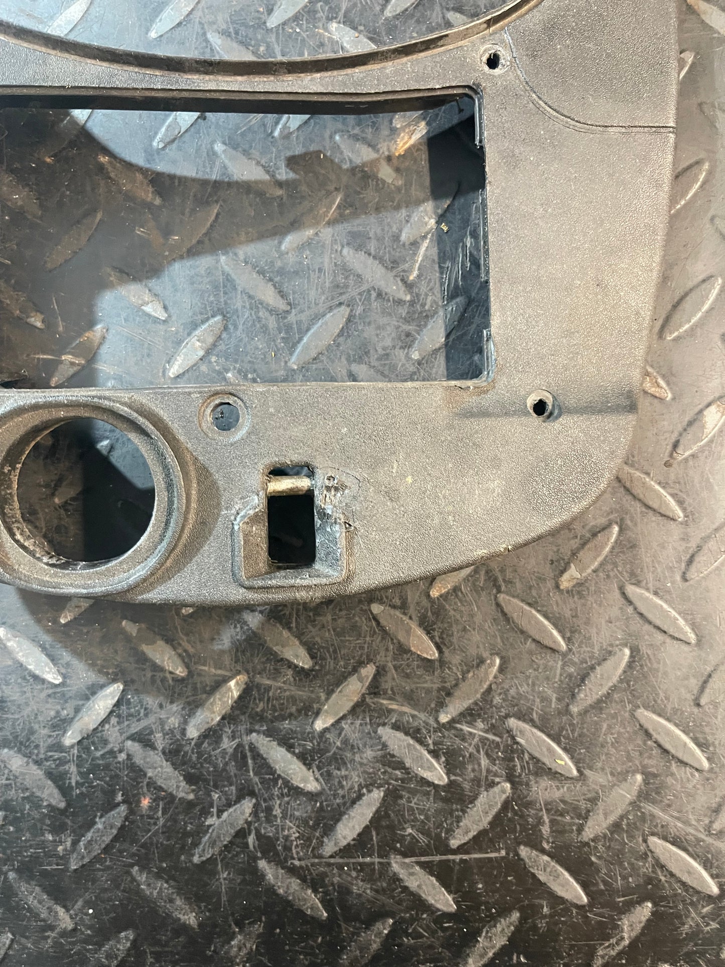 Vespa S / LX / LXV / ET2 Accuhouder Beschermplaat