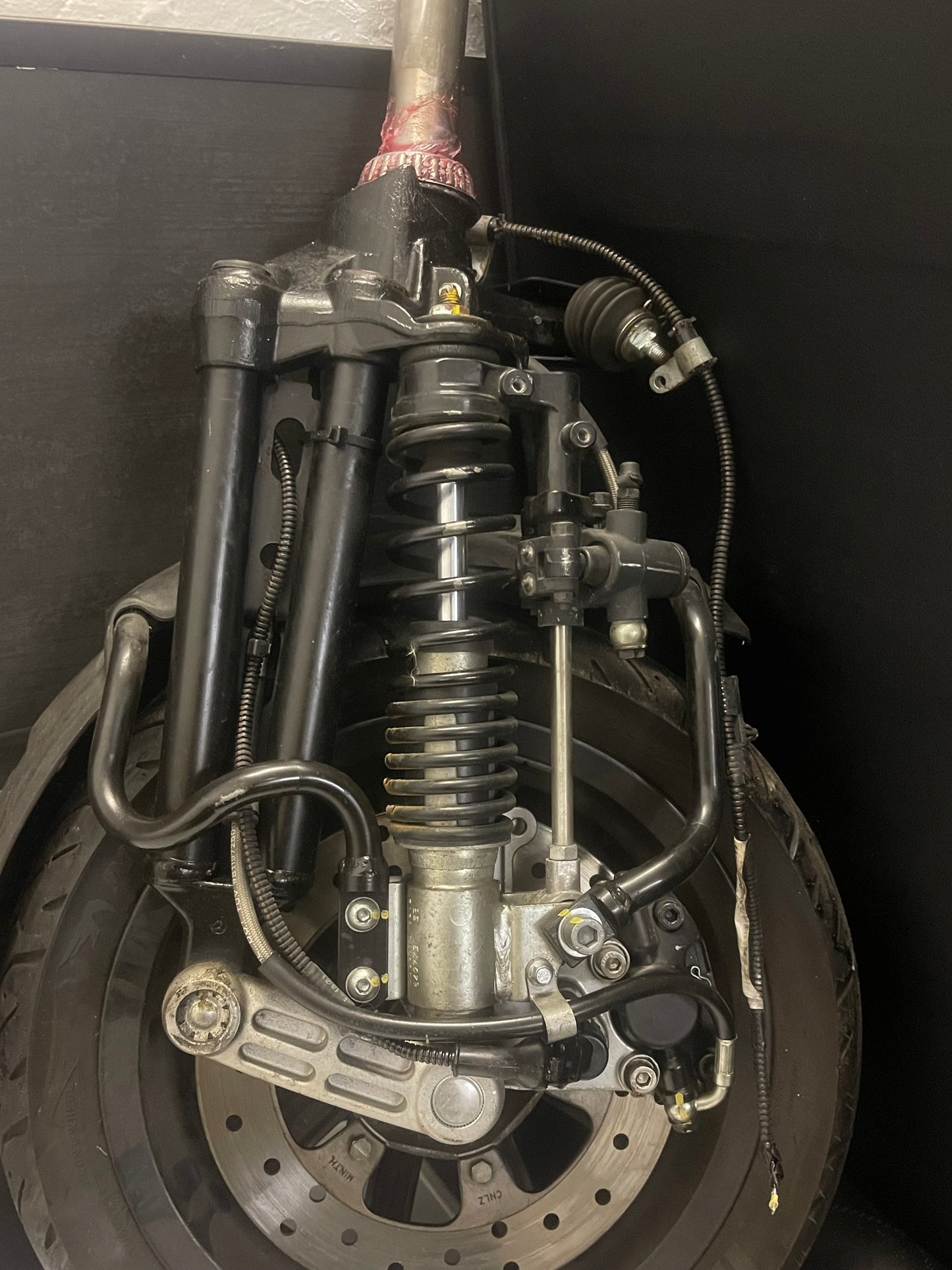 Gilera Fuoco 500 Voorvork & Voorwiel Links Compleet