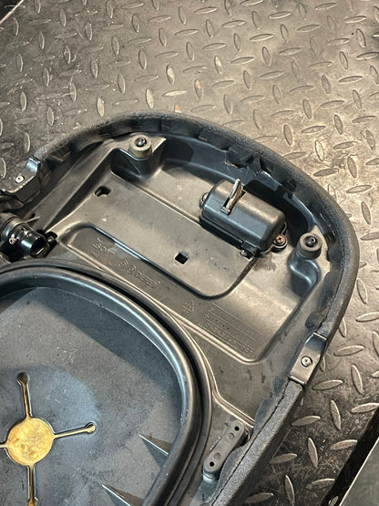 Vespa S Zadel met beschadiging