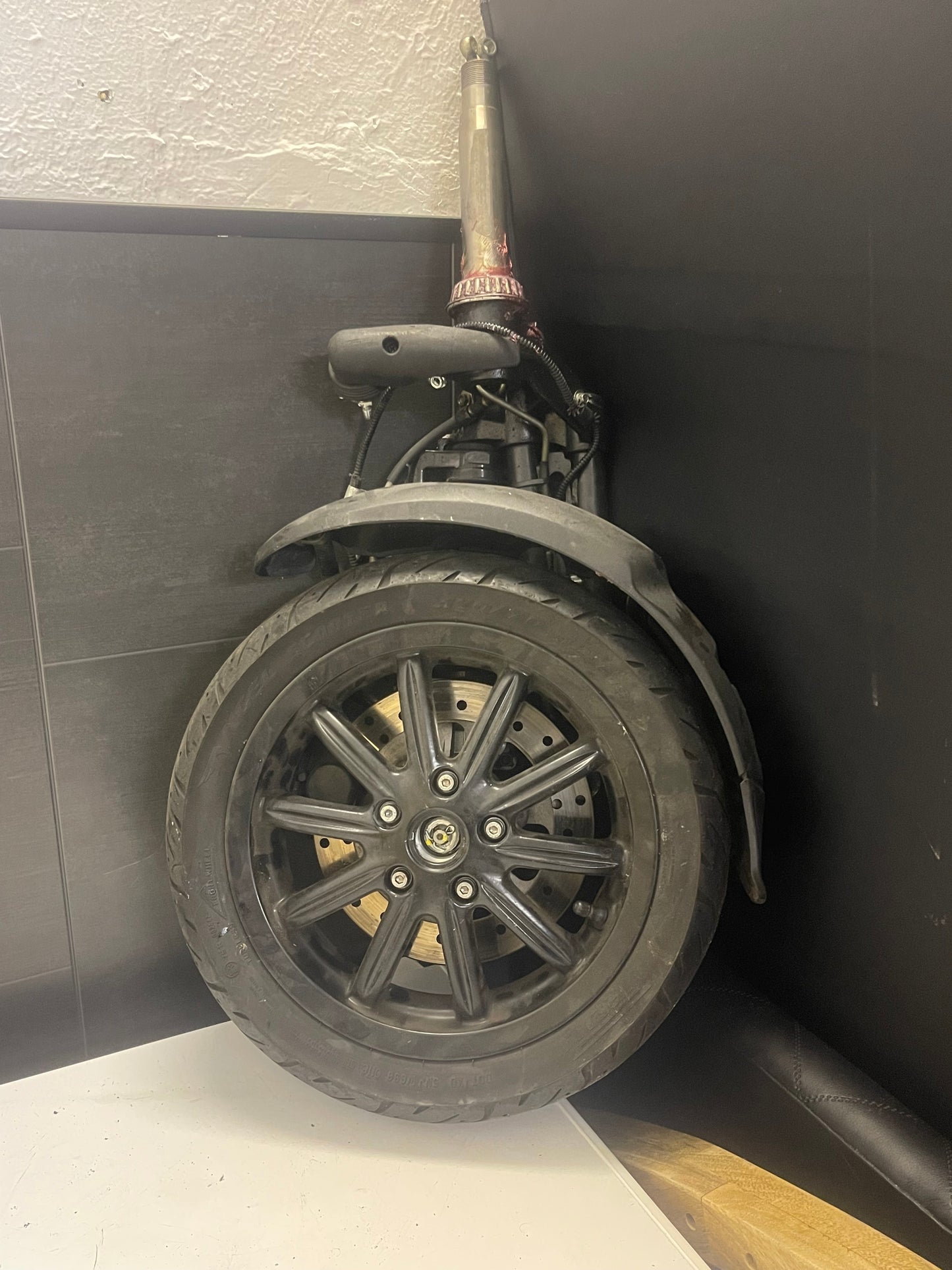 Gilera Fuoco 500 Voorvork & Voorwiel Links Compleet