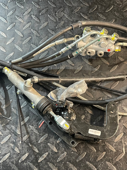Complete Remleiding set + Voetrempomp Gilera Fuoco 500