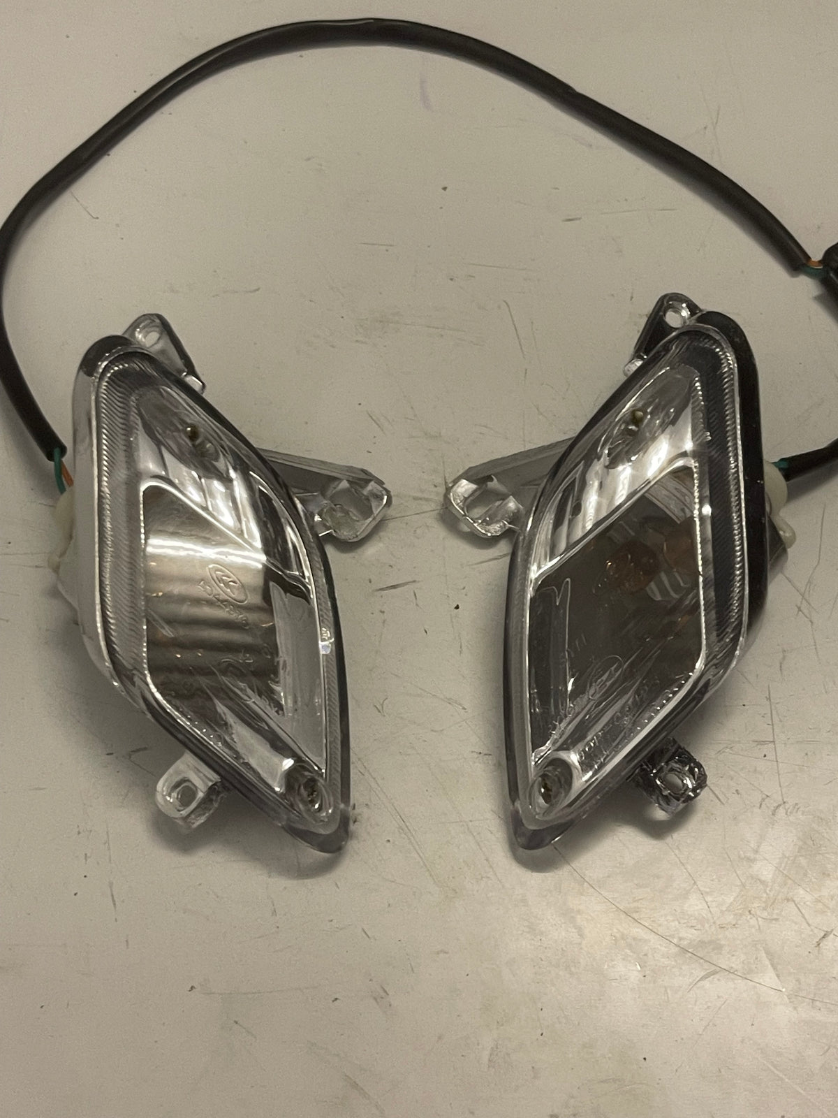 Nieuwe Knipperlicht set achterzijde Sym Fiddle 2