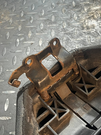 Vespa S Zadel met beschadiging