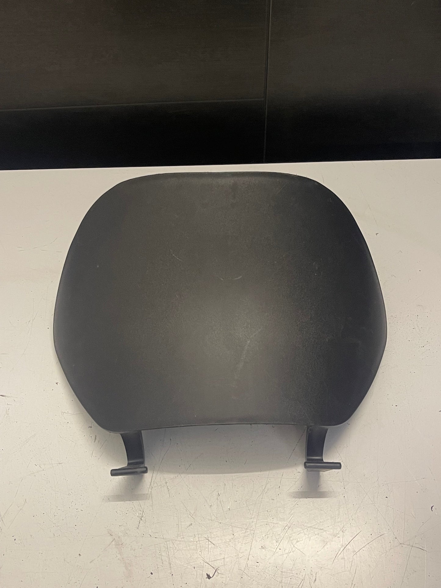 Beenschild / Handschoenen Deksel Piaggio Zip 2000 2T & 4T