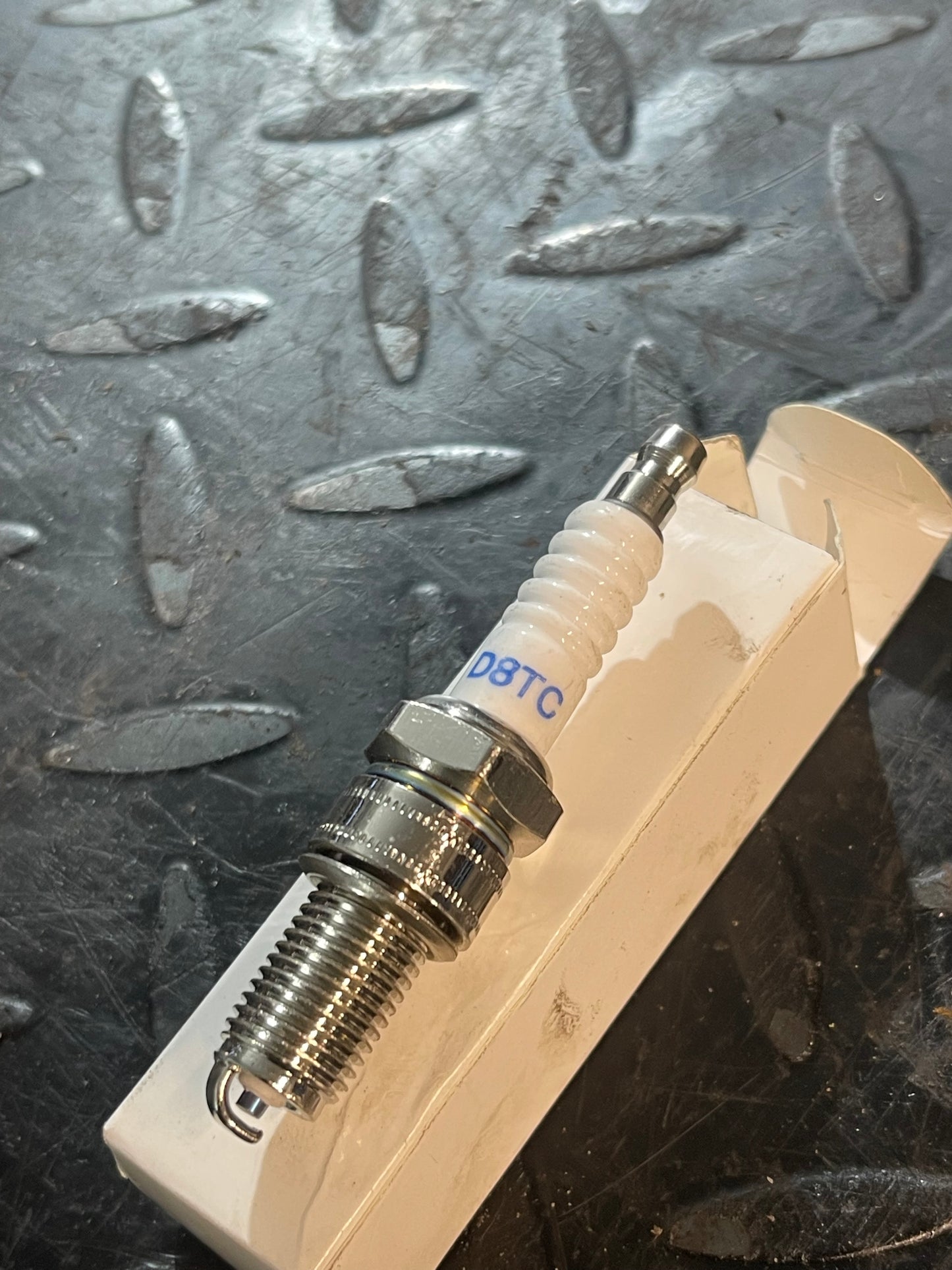 Bougie D8TC Nieuw