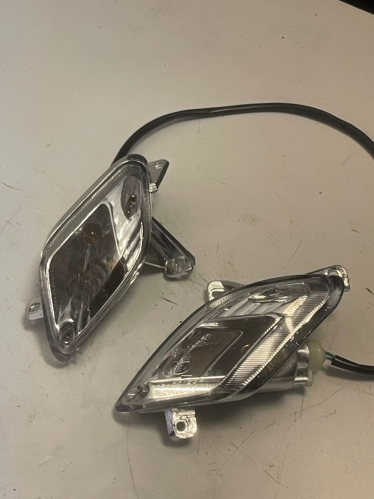 Nieuwe Knipperlicht set achterzijde Sym Fiddle 2
